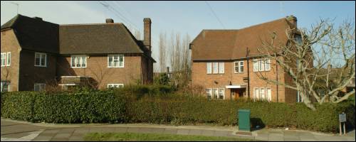 83 Meadway junc Litchfield
